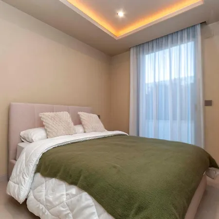 Adriano By Palmsuites *